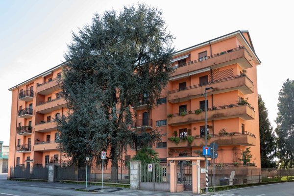 appartamento in vendita a Milano in zona Vigentino