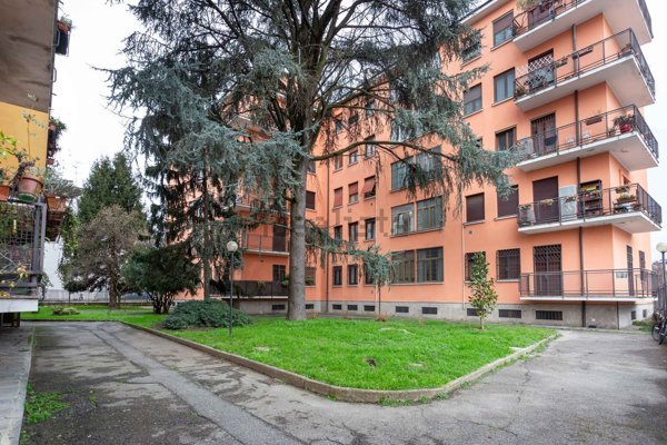 appartamento in vendita a Milano in zona Vigentino