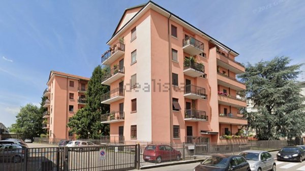 appartamento in vendita a Milano in zona Vigentino