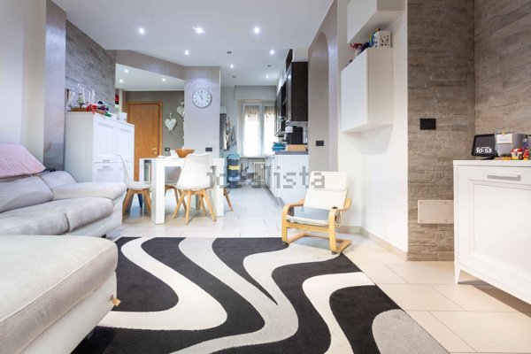 appartamento in vendita a Milano in zona Vigentino