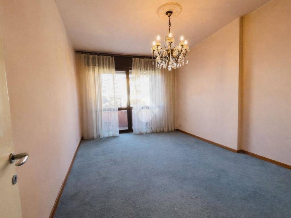 appartamento in vendita a Milano in zona Famagosta