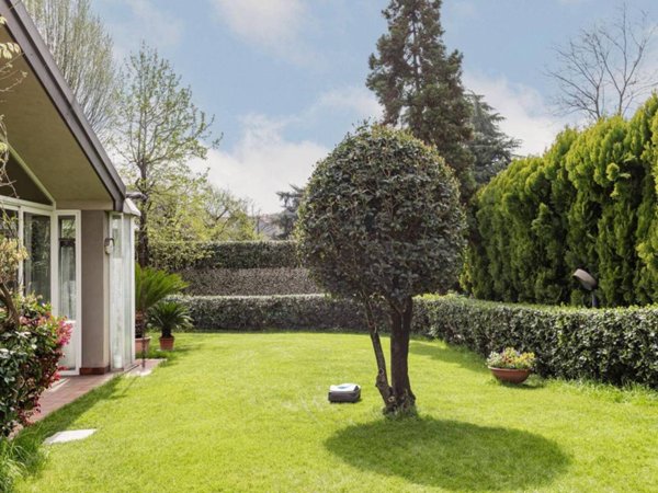 casa indipendente in vendita a Milano in zona San Siro