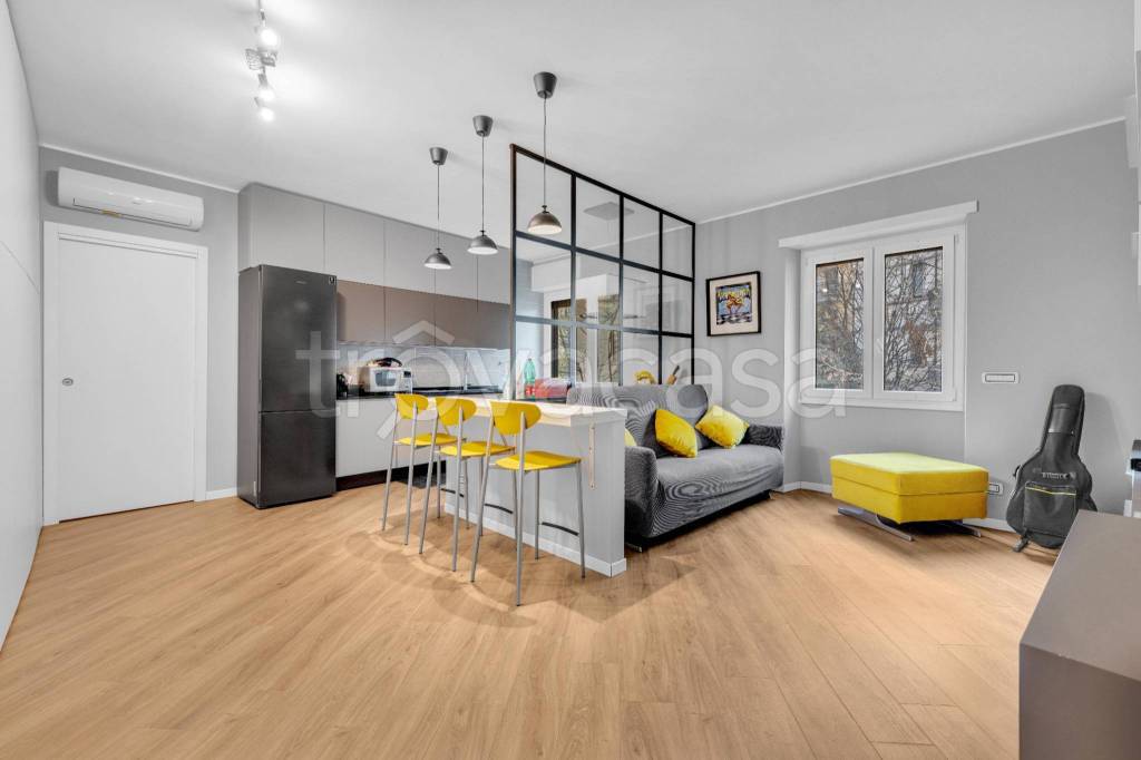 appartamento in vendita a Milano in zona Solari