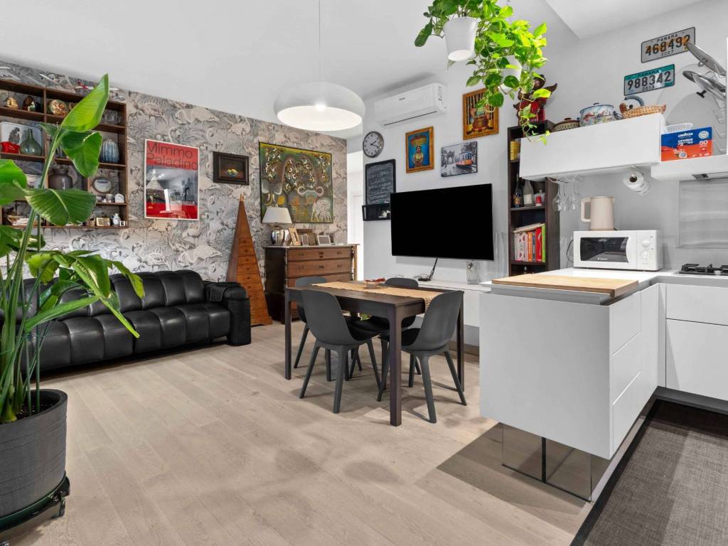 appartamento in vendita a Milano in zona Famagosta