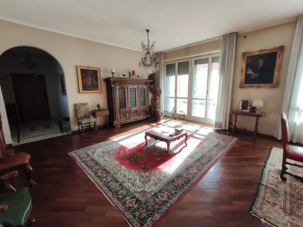 appartamento in vendita a Milano in zona Centro Direzionale