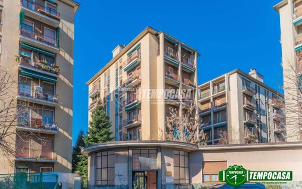 appartamento in vendita a Milano in zona Montalbino