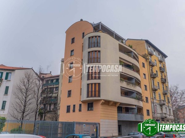 casa indipendente in vendita a Milano in zona Montalbino