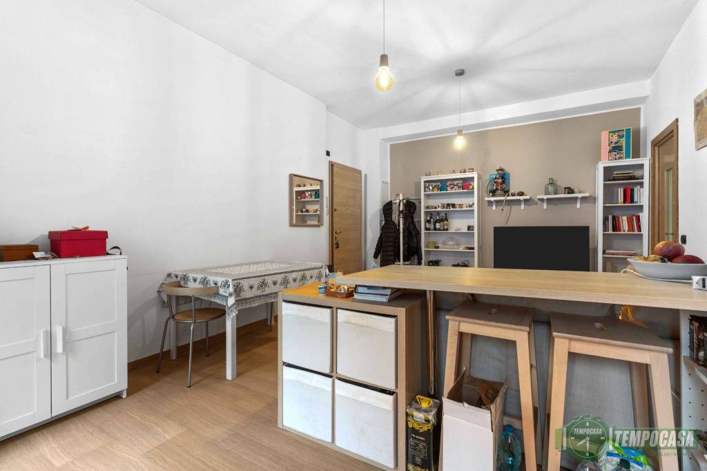 appartamento in vendita a Milano in zona Lorenteggio