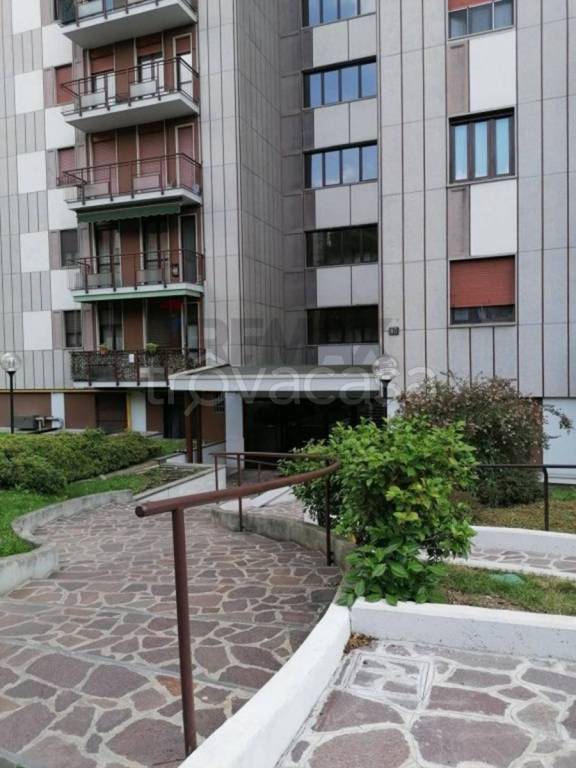 appartamento in vendita a Milano in zona Gallaratese