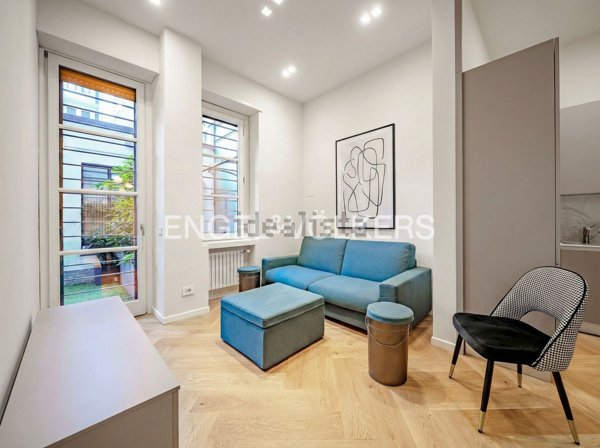 appartamento in vendita a Milano in zona Guastalla