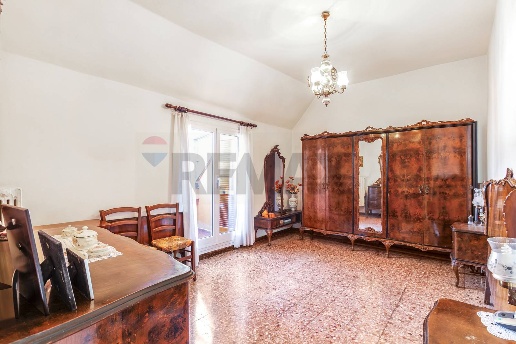 appartamento in vendita a Milano in zona Lorenteggio