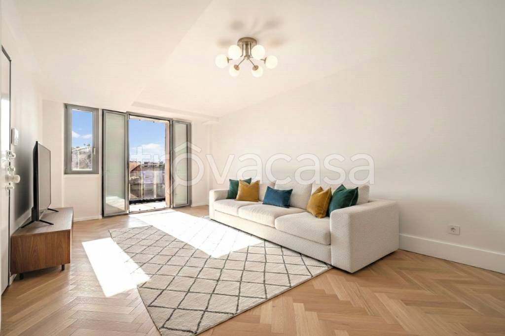 appartamento in vendita a Milano in zona Sempione