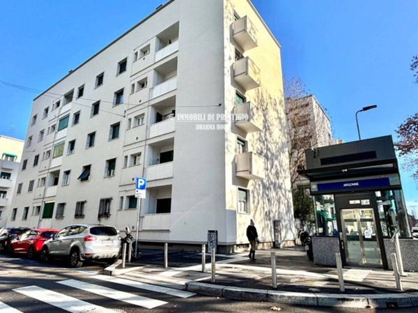 appartamento in vendita a Milano in zona Città Studi