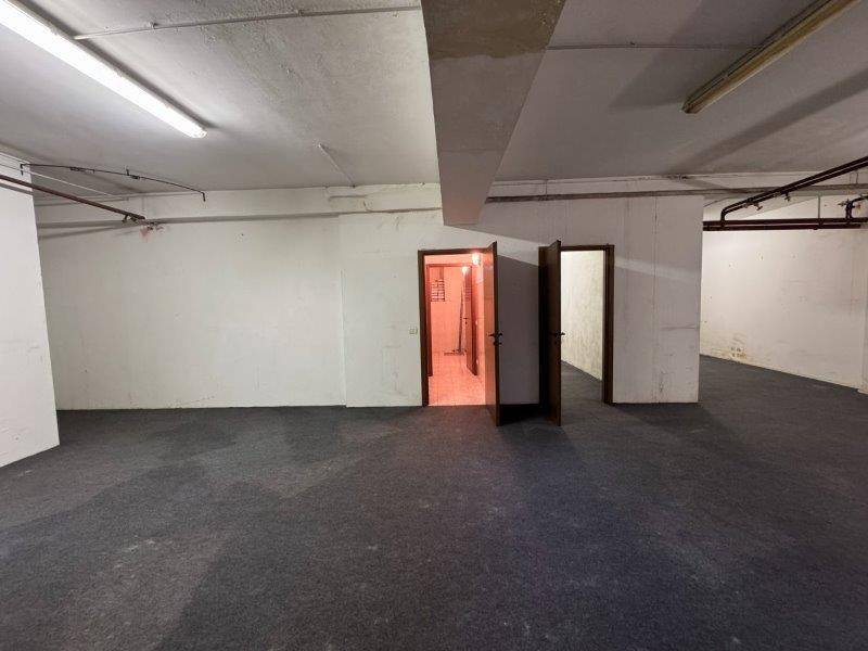 locale commerciale in vendita a Milano