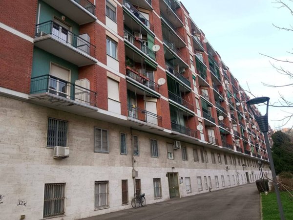 appartamento in vendita a Milano in zona Famagosta