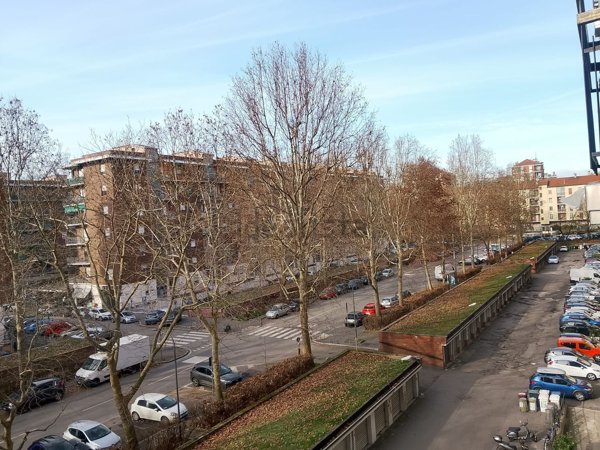 appartamento in vendita a Milano in zona Famagosta