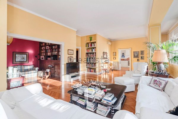 appartamento in vendita a Milano in zona Porta Venezia