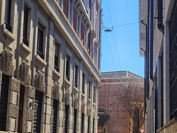 ufficio in vendita a Milano in zona Guastalla