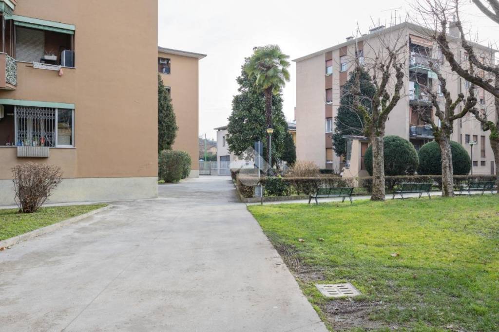 appartamento in vendita a Milano in zona Dergano