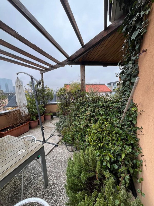 appartamento in vendita a Milano in zona Isola