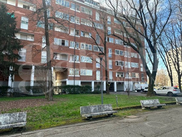 appartamento in vendita a Milano in zona Famagosta