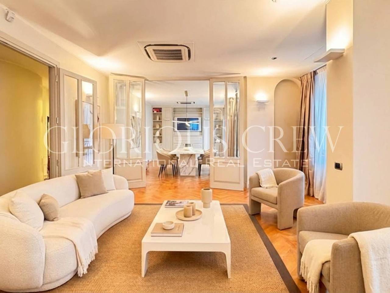 appartamento in vendita a Milano in zona Porta Nuova