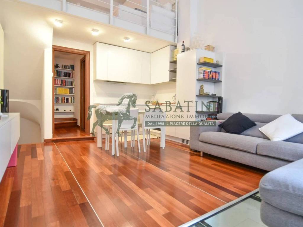appartamento in vendita a Milano in zona Isola