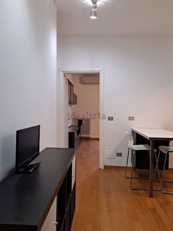 appartamento in vendita a Milano in zona Piazzale Lodi