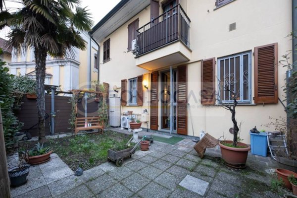 appartamento in vendita a Milano in zona Adriano