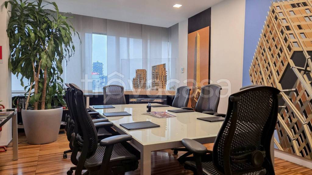 ufficio in vendita a Milano in zona Centro Direzionale