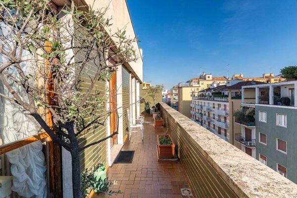 appartamento in vendita a Milano in zona De Angeli