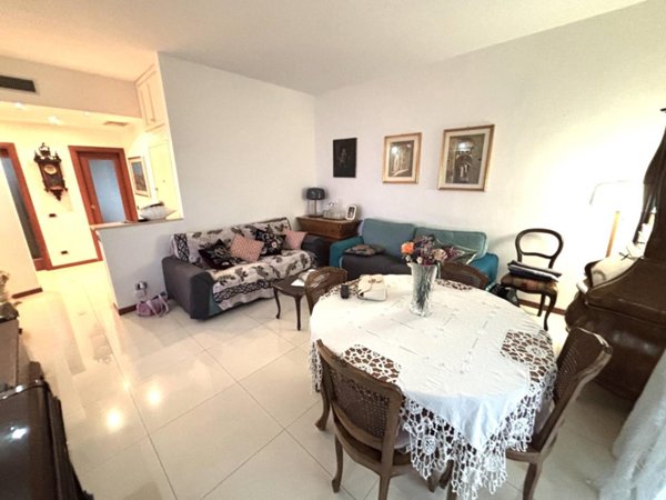 appartamento in vendita a Milano in zona Cagnola