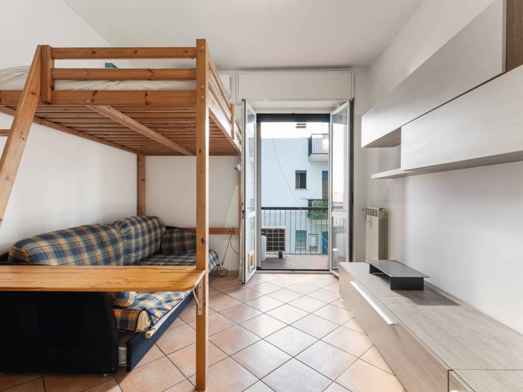 appartamento in vendita a Milano in zona Baggio