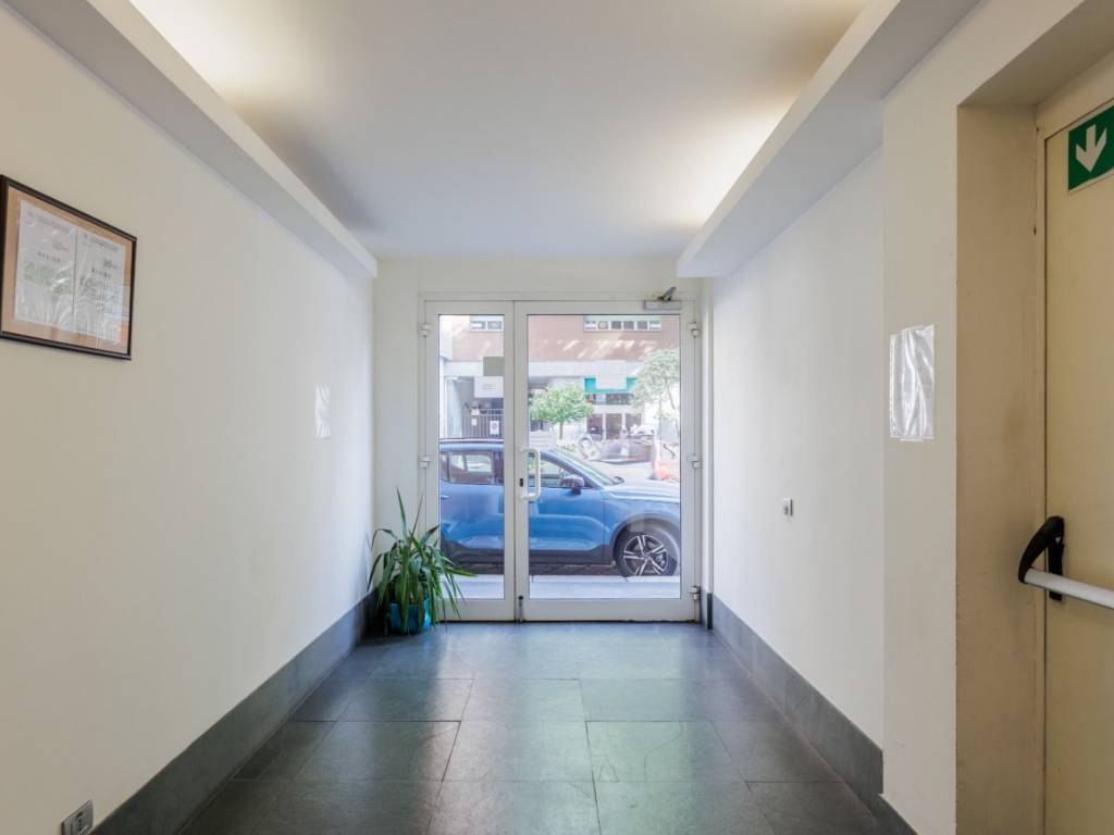 appartamento in vendita a Milano in zona Guastalla