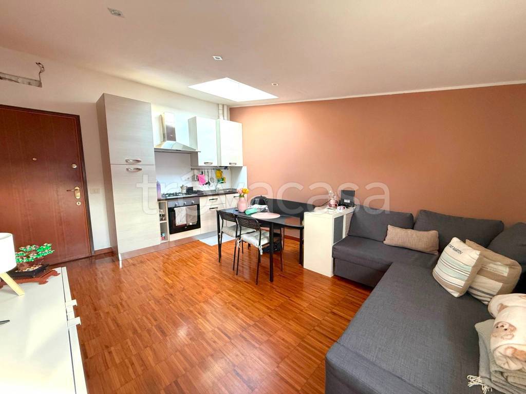 appartamento in vendita a Milano in zona Crescenzago