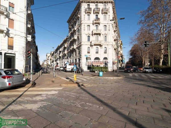 negozio in vendita a Milano in zona Città Studi
