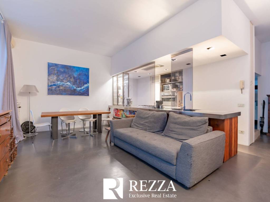 appartamento in vendita a Milano in zona Porta Garibaldi