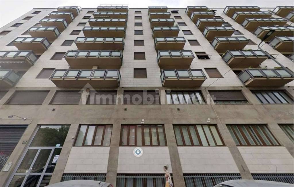 appartamento in vendita a Milano in zona Lorenteggio