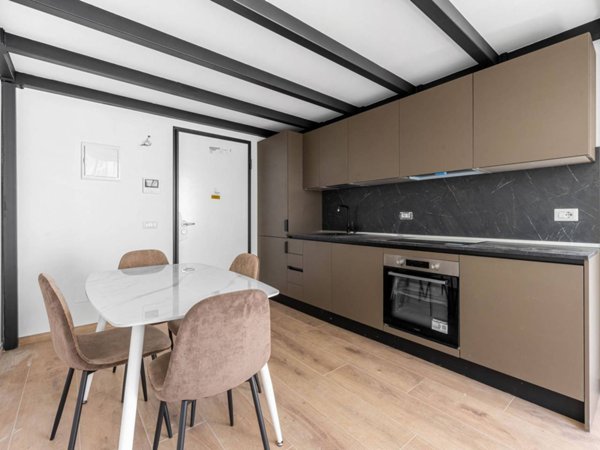 appartamento in vendita a Milano in zona Barona