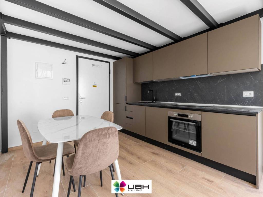 appartamento in vendita a Milano in zona Famagosta