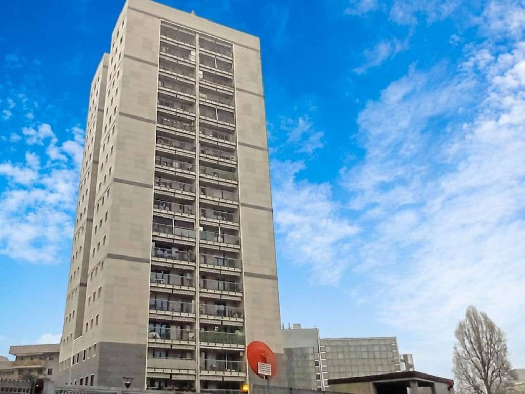 appartamento in vendita a Milano in zona Baggio