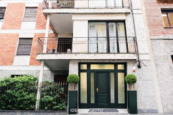 appartamento in vendita a Milano in zona Sant'Ambrogio