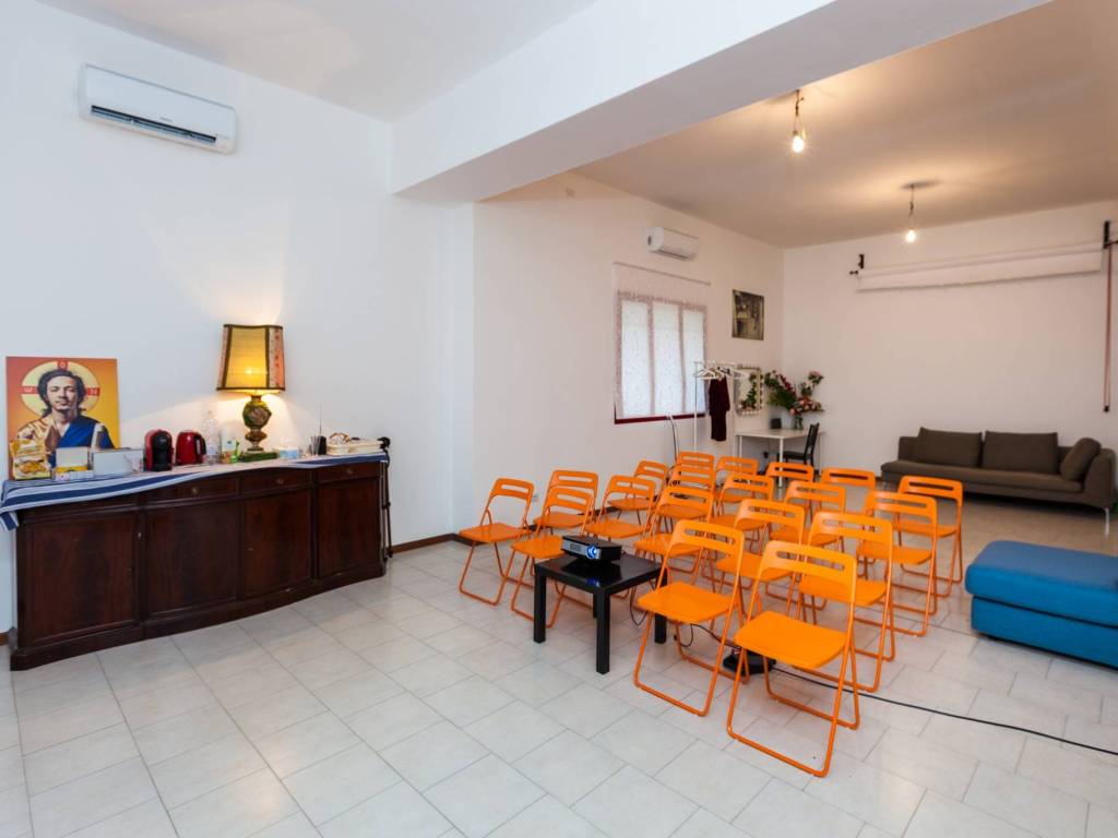 ufficio in vendita a Milano in zona Isola