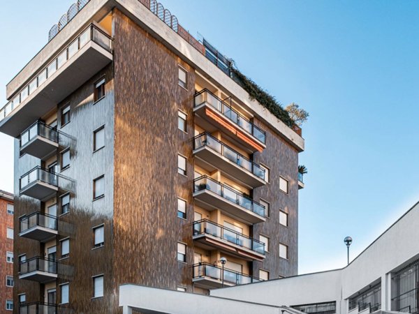 appartamento in vendita a Milano in zona Lorenteggio