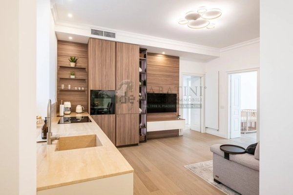 appartamento in vendita a Milano in zona Porta Nuova