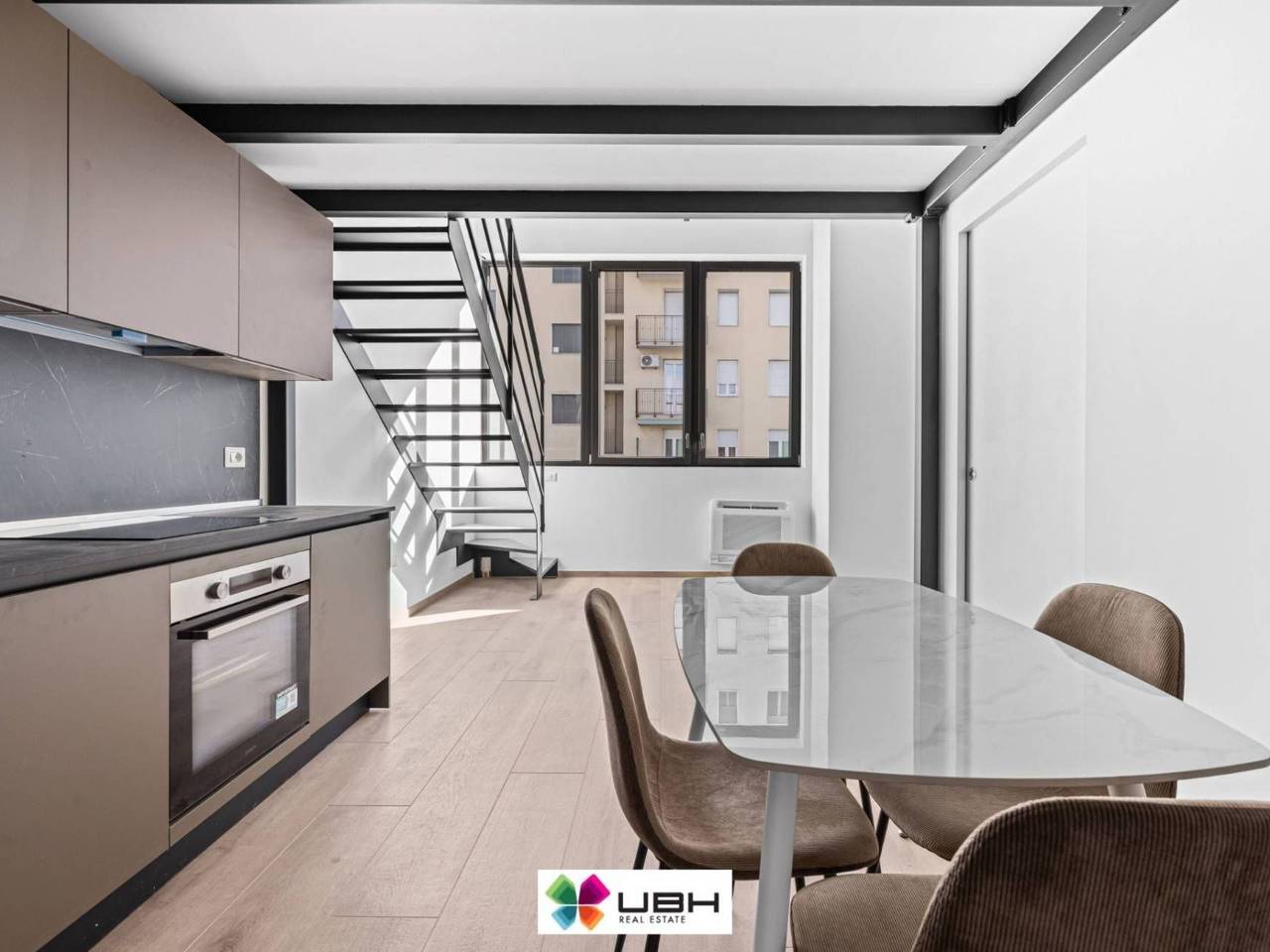 appartamento in vendita a Milano in zona Famagosta