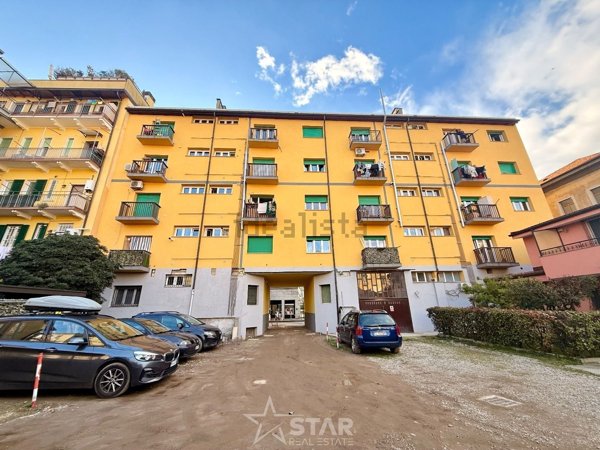 appartamento in vendita a Milano in zona Dergano