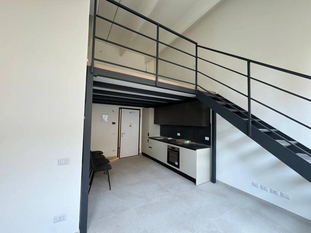 appartamento in vendita a Milano in zona Famagosta