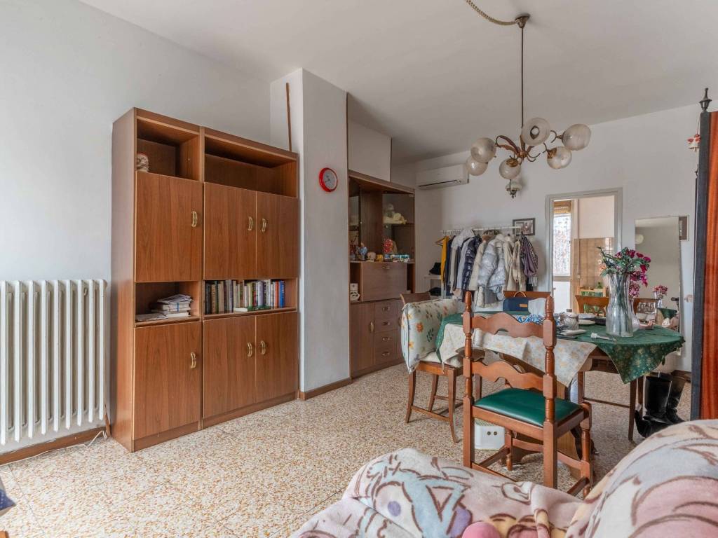 appartamento in vendita a Milano in zona Famagosta