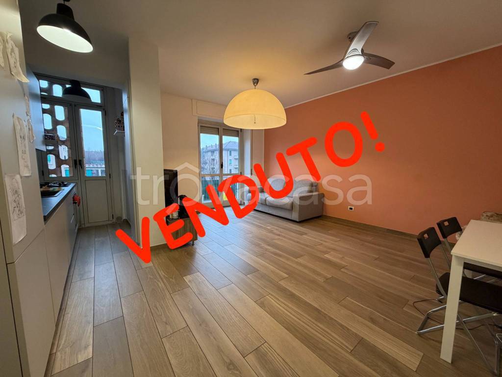 appartamento in vendita a Milano in zona Famagosta